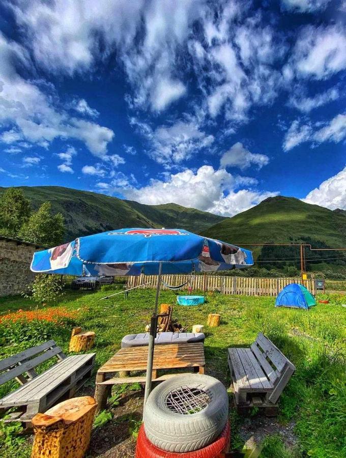 Warm House Pensionat Kazbegi Eksteriør billede